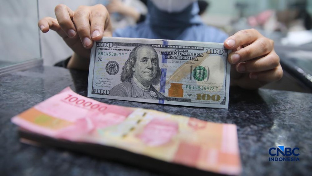 Rupiah Tergelincir ke Level Rp17.890 Per Dolar AS